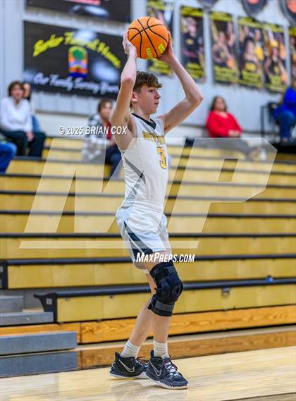 Thumbnail 1 in Melbourne vs Salem (3A-2 District Tournament) photogallery.