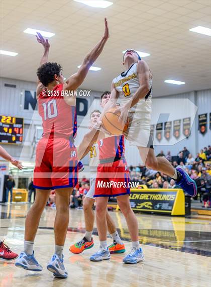 Thumbnail 1 in Melbourne vs Salem (3A-2 District Tournament) photogallery.