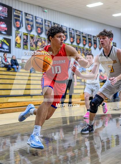 Thumbnail 3 in Melbourne vs Salem (3A-2 District Tournament) photogallery.