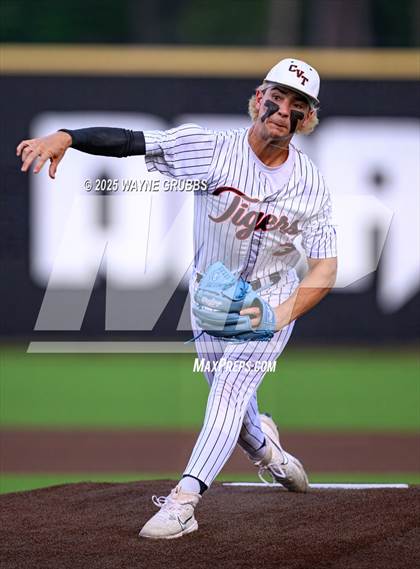 Thumbnail 2 in Centerville vs. Harleton (UIL 2A D1 Region Semifinal) photogallery.