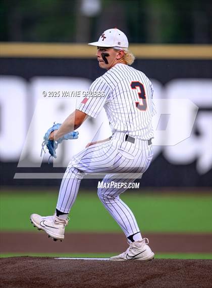 Thumbnail 2 in Centerville vs. Harleton (UIL 2A D1 Region Semifinal) photogallery.