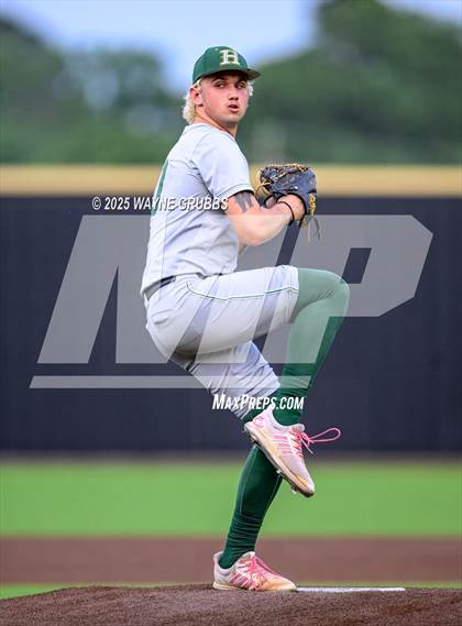 Thumbnail 3 in Centerville vs. Harleton (UIL 2A D1 Region Semifinal) photogallery.
