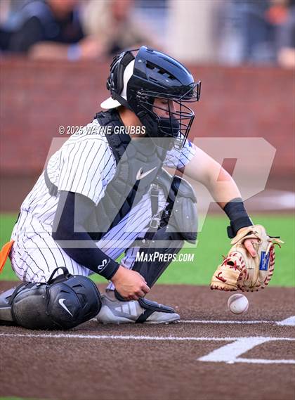 Thumbnail 3 in Centerville vs. Harleton (UIL 2A D1 Region Semifinal) photogallery.