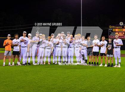 Thumbnail 2 in Centerville vs. Harleton (UIL 2A D1 Region Semifinal) photogallery.