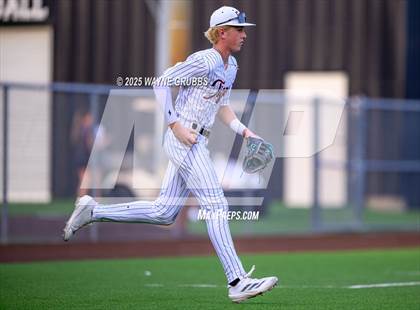 Thumbnail 3 in Centerville vs. Harleton (UIL 2A D1 Region Semifinal) photogallery.