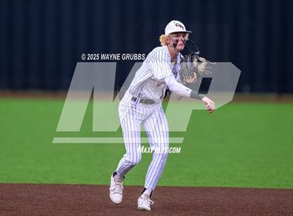 Thumbnail 1 in Centerville vs. Harleton (UIL 2A D1 Region Semifinal) photogallery.