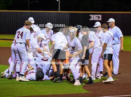 Thumbnail 2 in Centerville vs. Harleton (UIL 2A D1 Region Semifinal) photogallery.