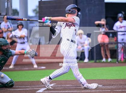 Thumbnail 2 in Centerville vs. Harleton (UIL 2A D1 Region Semifinal) photogallery.
