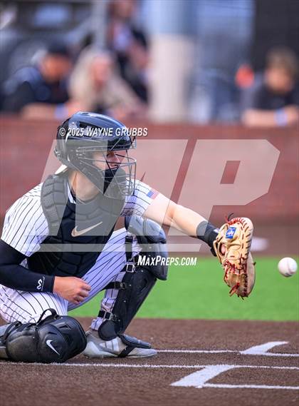 Thumbnail 1 in Centerville vs. Harleton (UIL 2A D1 Region Semifinal) photogallery.