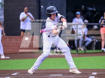 Thumbnail 2 in Centerville vs. Harleton (UIL 2A D1 Region Semifinal) photogallery.