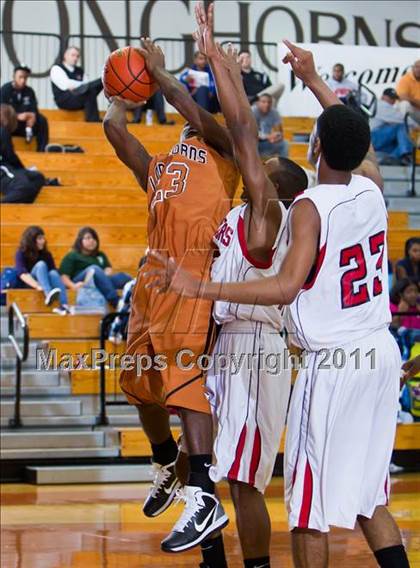 Thumbnail 3 in Dobie vs. Hillcrest (McDonald's Texas Invitational) photogallery.