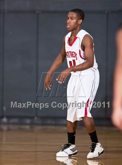 Thumbnail 2 in Dobie vs. Hillcrest (McDonald's Texas Invitational) photogallery.