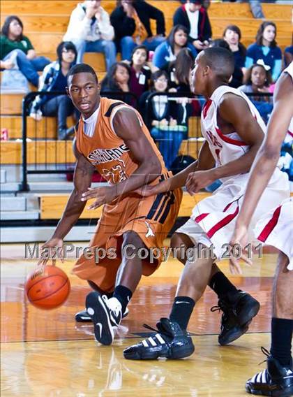 Thumbnail 2 in Dobie vs. Hillcrest (McDonald's Texas Invitational) photogallery.