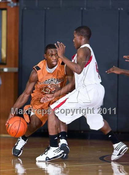 Thumbnail 1 in Dobie vs. Hillcrest (McDonald's Texas Invitational) photogallery.