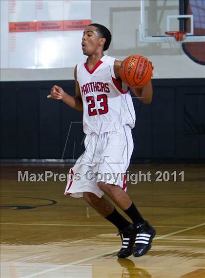 Thumbnail 2 in Dobie vs. Hillcrest (McDonald's Texas Invitational) photogallery.