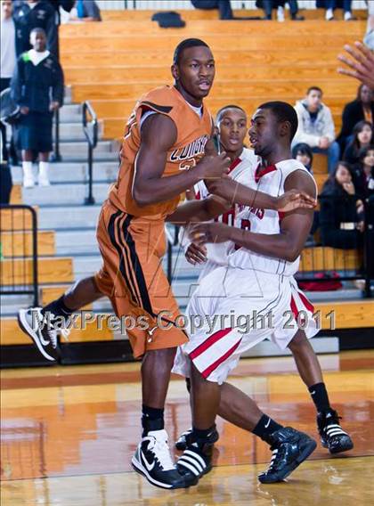 Thumbnail 2 in Dobie vs. Hillcrest (McDonald's Texas Invitational) photogallery.