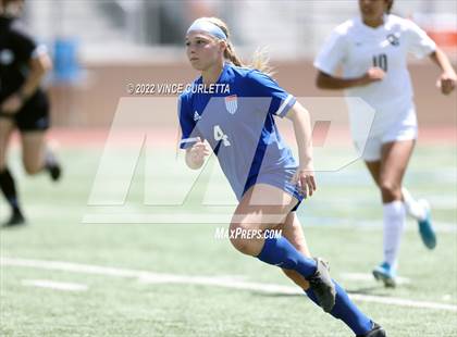 Thumbnail 2 in O'Connor vs. Westlake (UIL 6A Regional Semifinal) photogallery.