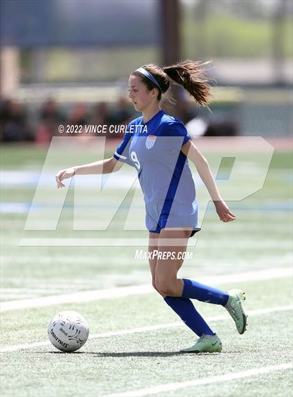 Thumbnail 1 in O'Connor vs. Westlake (UIL 6A Regional Semifinal) photogallery.