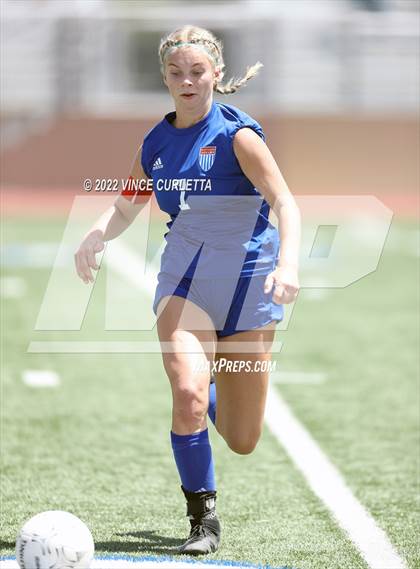 Thumbnail 2 in O'Connor vs. Westlake (UIL 6A Regional Semifinal) photogallery.