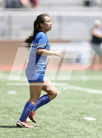 Thumbnail 1 in O'Connor vs. Westlake (UIL 6A Regional Semifinal) photogallery.