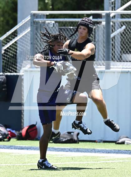 Thumbnail 3 in San Clemente vs. Carlsbad (Brave 8 Invitational) photogallery.