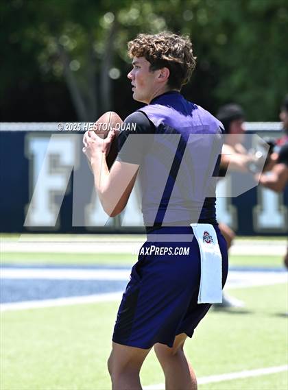 Thumbnail 3 in San Clemente vs. Carlsbad (Brave 8 Invitational) photogallery.