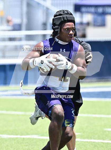 Thumbnail 2 in San Clemente vs. Carlsbad (Brave 8 Invitational) photogallery.
