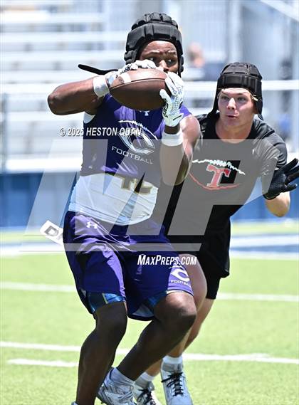 Thumbnail 3 in San Clemente vs. Carlsbad (Brave 8 Invitational) photogallery.