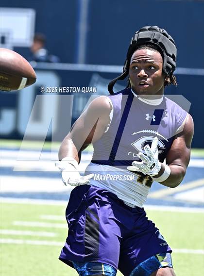 Thumbnail 2 in San Clemente vs. Carlsbad (Brave 8 Invitational) photogallery.