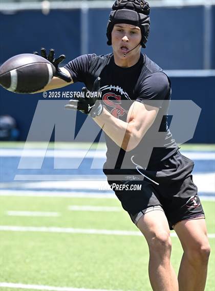 Thumbnail 3 in San Clemente vs. Carlsbad (Brave 8 Invitational) photogallery.