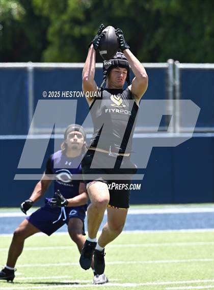 Thumbnail 1 in San Clemente vs. Carlsbad (Brave 8 Invitational) photogallery.