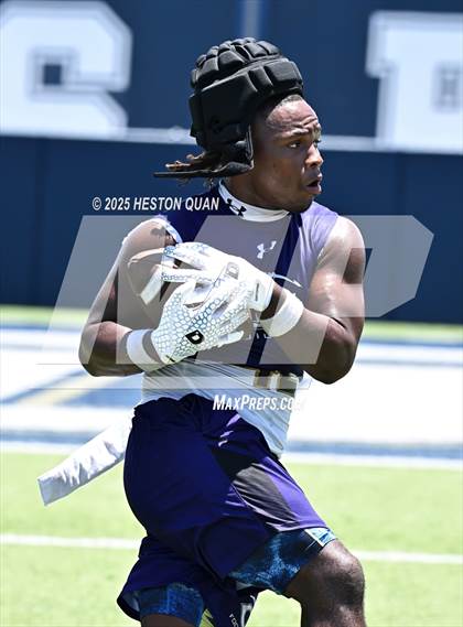 Thumbnail 1 in San Clemente vs. Carlsbad (Brave 8 Invitational) photogallery.