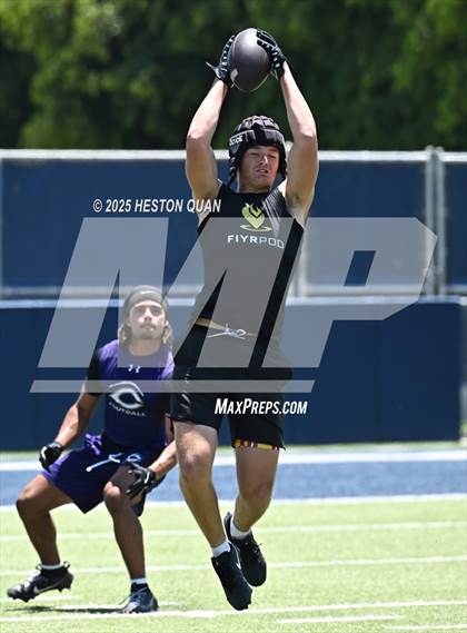 Thumbnail 3 in San Clemente vs. Carlsbad (Brave 8 Invitational) photogallery.