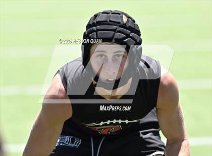 Thumbnail 3 in San Clemente vs. Carlsbad (Brave 8 Invitational) photogallery.