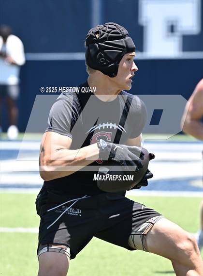 Thumbnail 3 in San Clemente vs. Carlsbad (Brave 8 Invitational) photogallery.