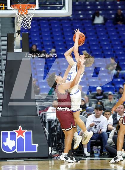 Thumbnail 3 in Clarendon vs. Lipan (UIL 2A State Final) photogallery.