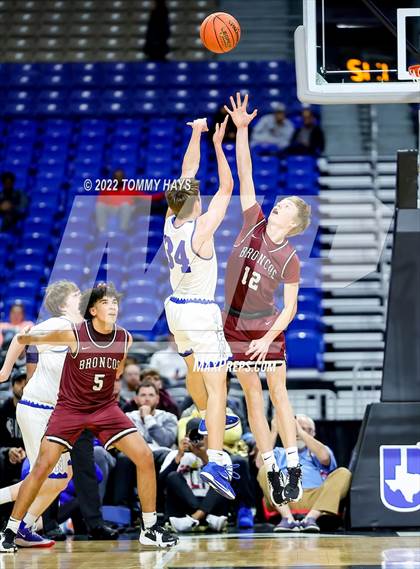 Thumbnail 1 in Clarendon vs. Lipan (UIL 2A State Final) photogallery.