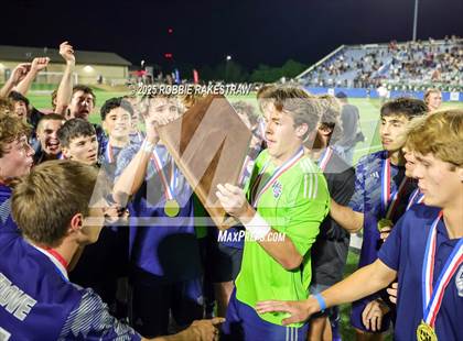 Thumbnail 3 in Walnut Grove vs. Southwest (UIL 5A Soccer Division I Final Medal Ceremony) photogallery.