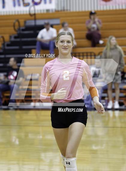 Thumbnail 3 in Grand Saline vs Tigers photogallery.