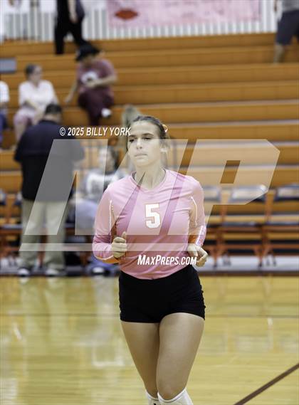 Thumbnail 3 in Grand Saline vs Tigers photogallery.