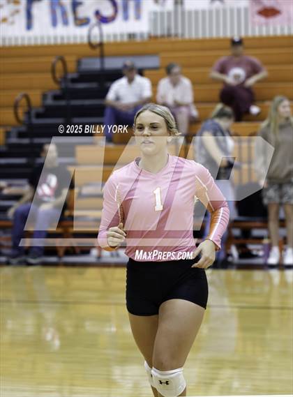 Thumbnail 2 in Grand Saline vs Tigers photogallery.
