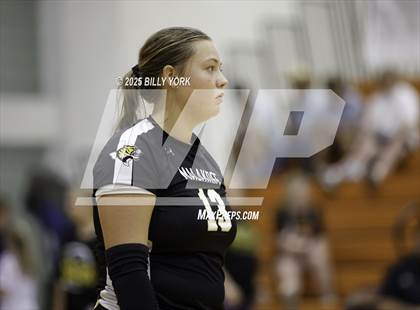 Thumbnail 2 in Grand Saline vs Tigers photogallery.