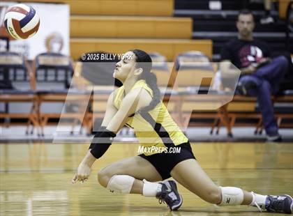Thumbnail 1 in Grand Saline vs Tigers photogallery.