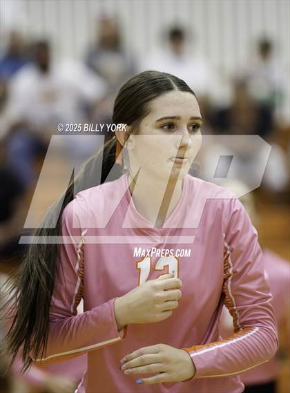 Thumbnail 1 in Grand Saline vs Tigers photogallery.