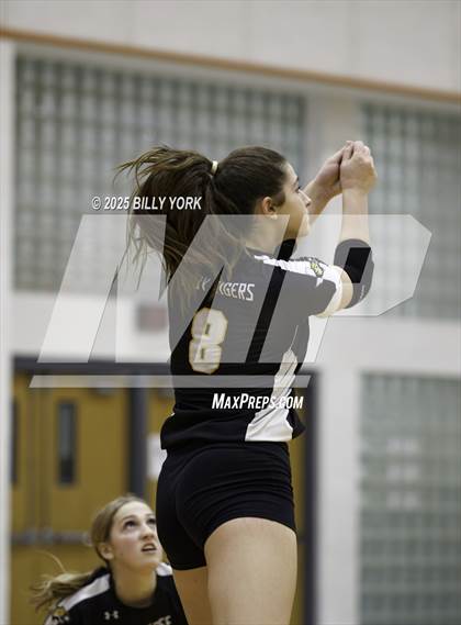 Thumbnail 1 in Grand Saline vs Tigers photogallery.