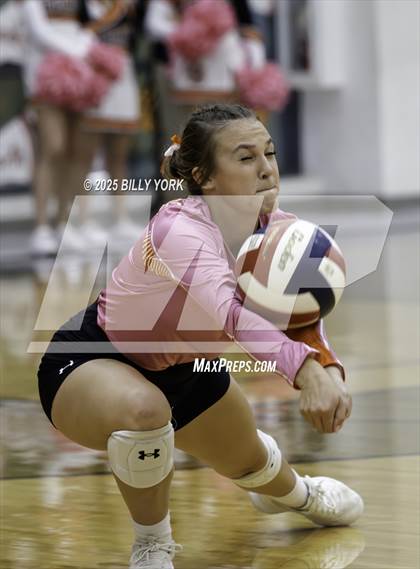 Thumbnail 2 in Grand Saline vs Tigers photogallery.