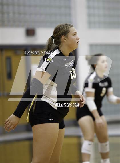 Thumbnail 2 in Grand Saline vs Tigers photogallery.