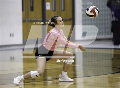 Thumbnail 3 in Grand Saline vs Tigers photogallery.