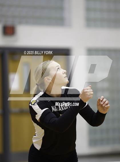 Thumbnail 2 in Grand Saline vs Tigers photogallery.