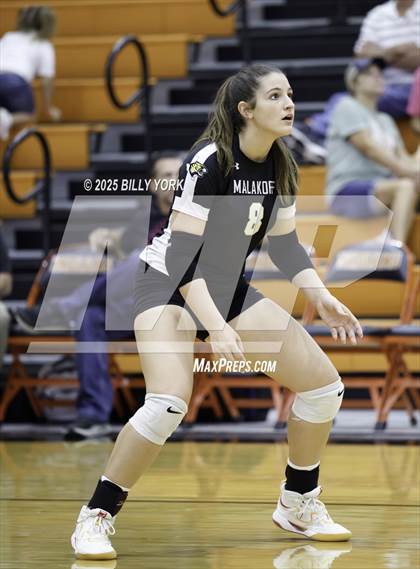 Thumbnail 1 in Grand Saline vs Tigers photogallery.
